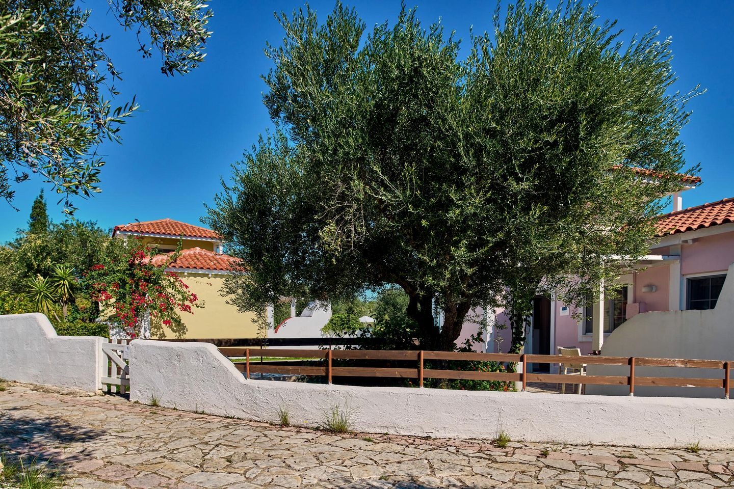 Stylish Villa with Private Pool and Balcony Near Periyali, Crete