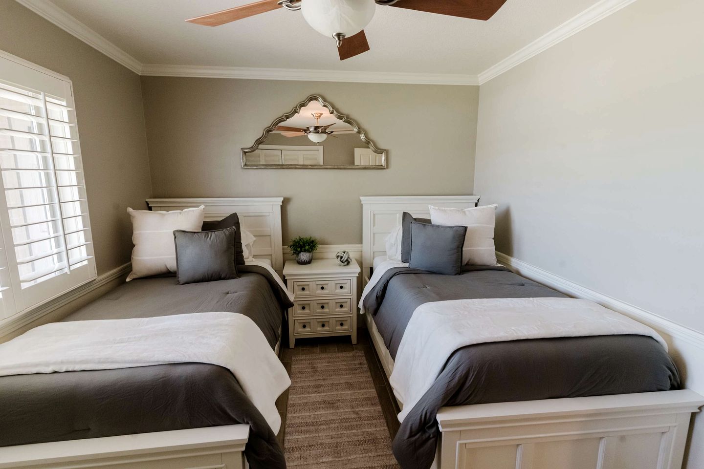 Spacious Retreat with Paradise Backyard | Private Group Getaway near Local Dining in Patterson, CA