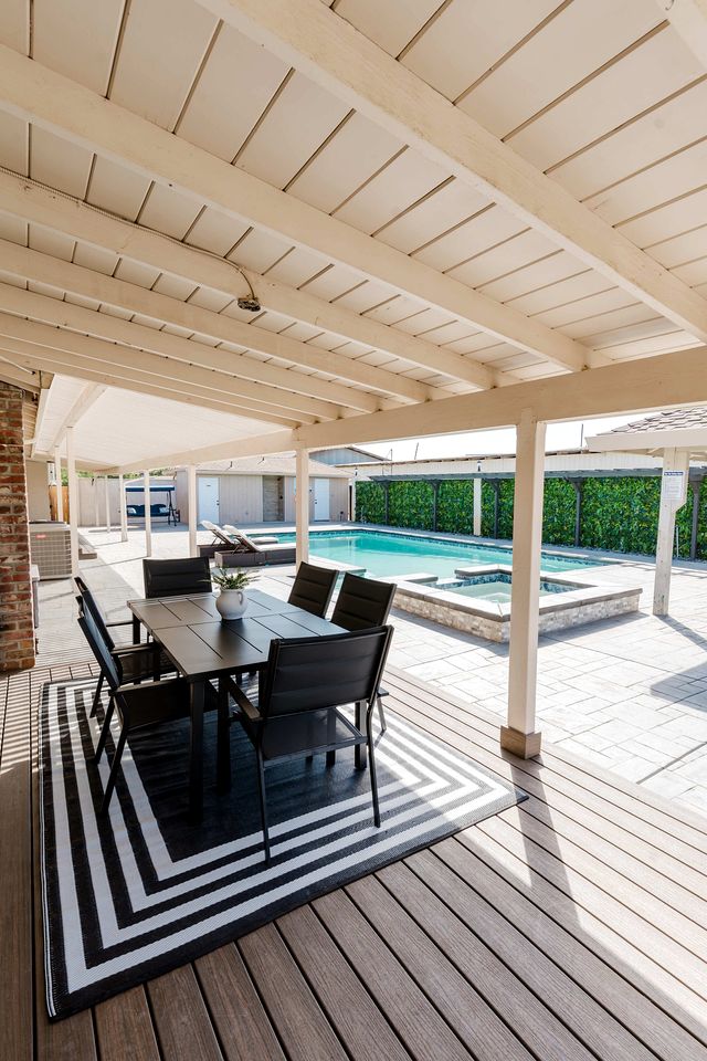 Spacious Retreat with Paradise Backyard | Private Group Getaway near Local Dining in Patterson, CA