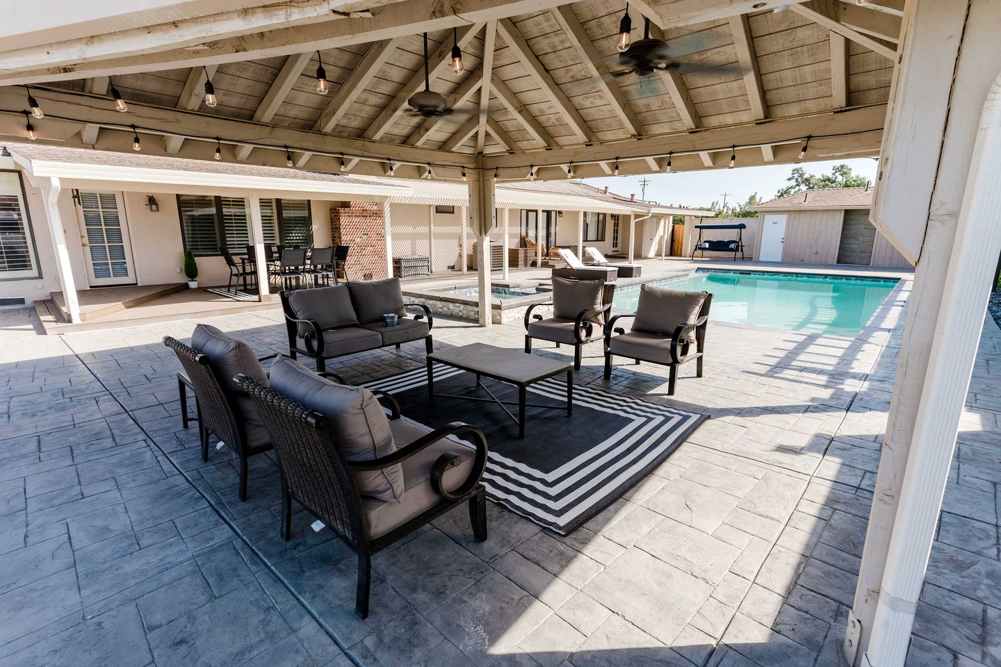 Spacious Retreat with Paradise Backyard | Private Group Getaway near Local Dining in Patterson, CA