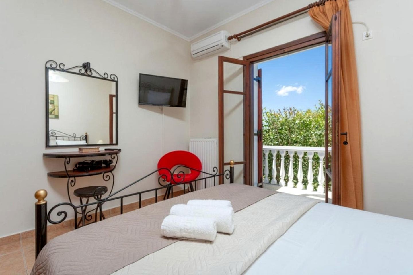 Breathtaking Villa with Swimming Pool in Ampelokipi, Zakynthos