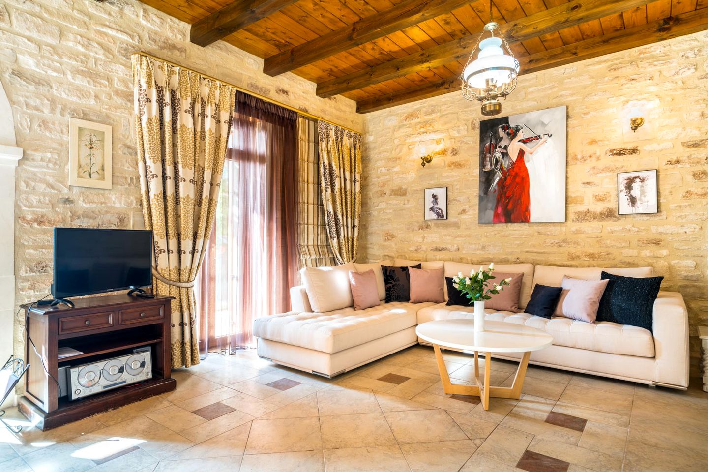 Charming Villa with Rustic Design and Private Pool near Rethymnon in Asteri, Crete