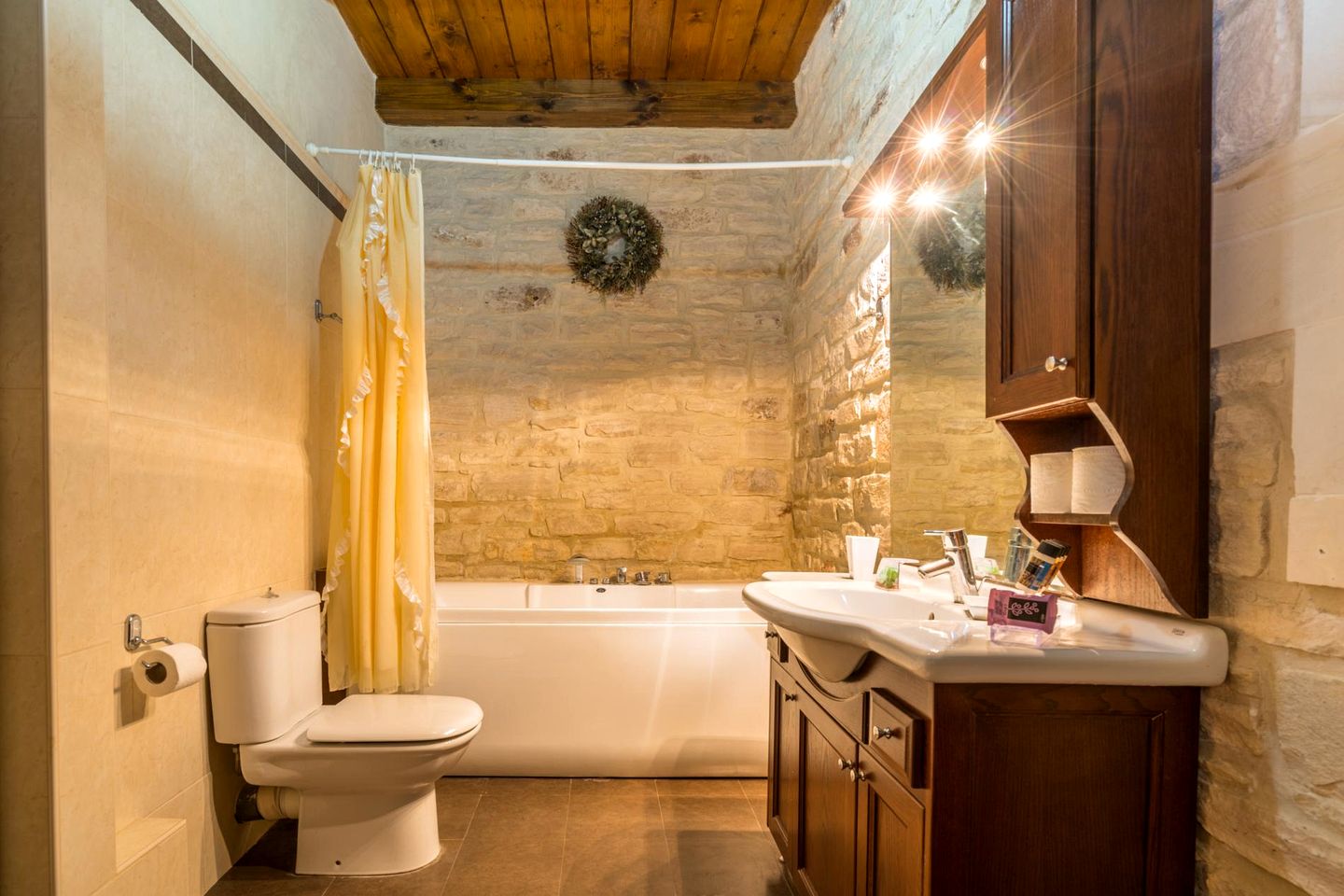 Charming Villa with Rustic Design and Private Pool near Rethymnon in Asteri, Crete