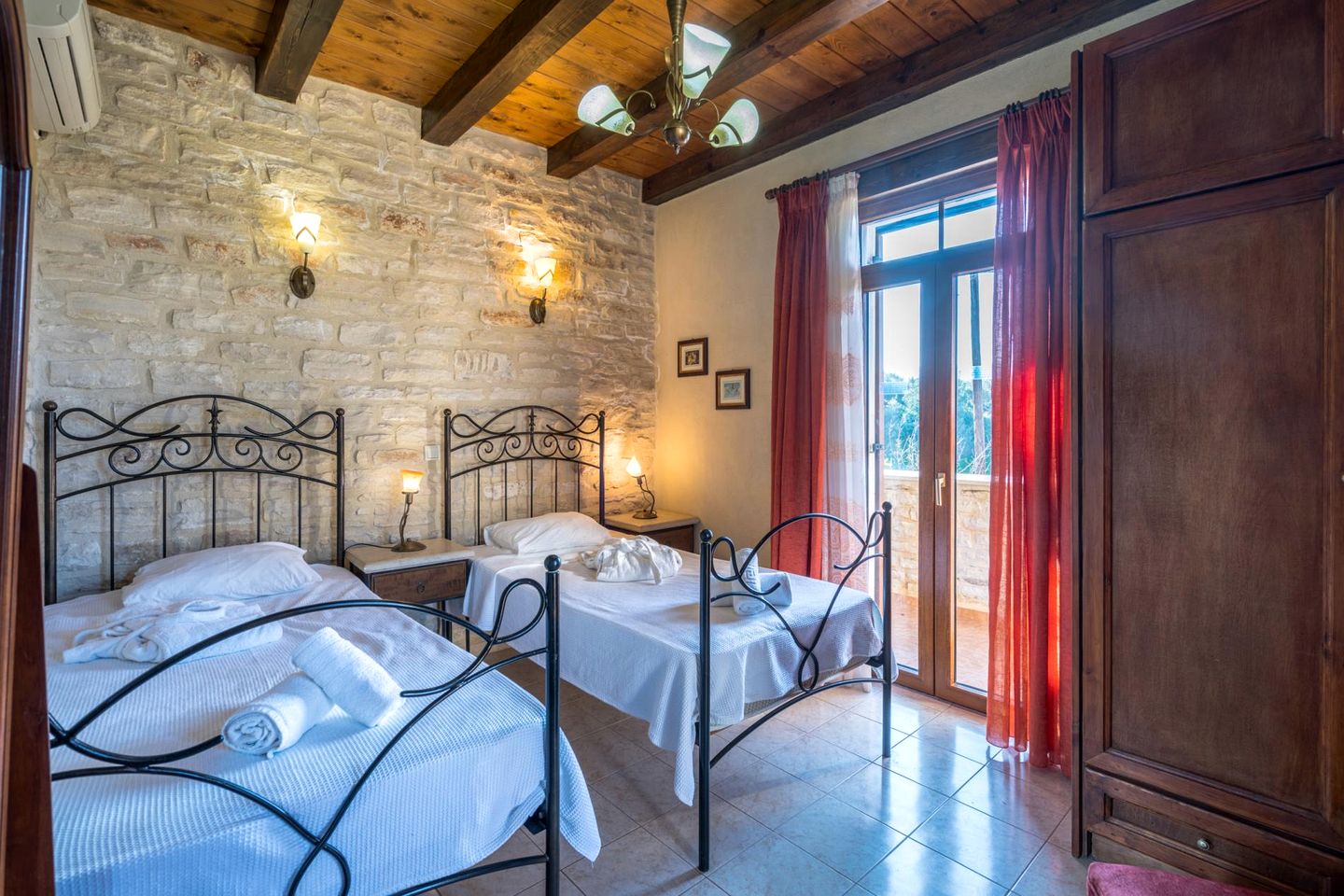 Charming Villa with Rustic Design and Private Pool near Rethymnon in Asteri, Crete