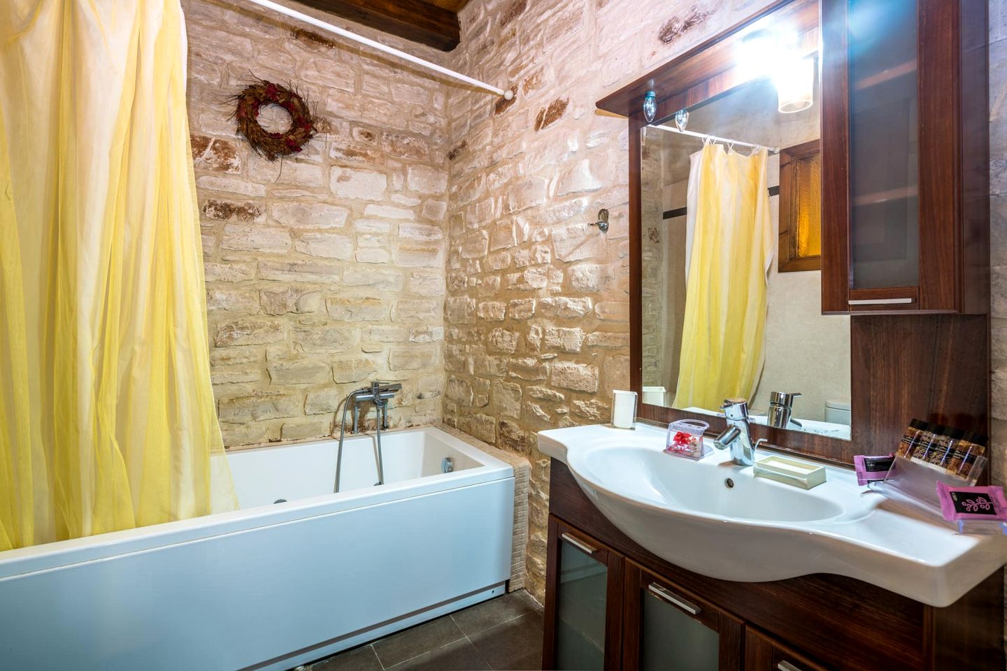 Charming Villa with Rustic Design and Private Pool near Rethymnon in Asteri, Crete