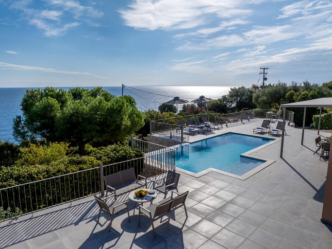 Vacation Rentals (Greece, --, --)
