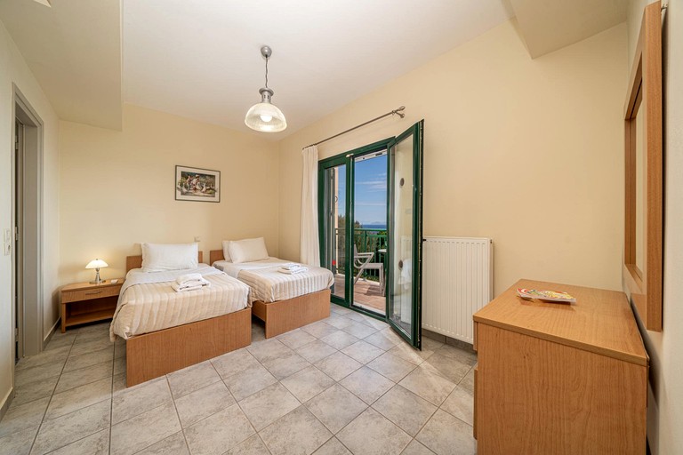 Vacation Rentals (Greece, --, --)