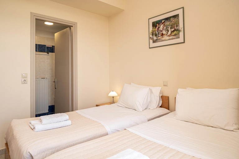 Vacation Rentals (Greece, --, --)