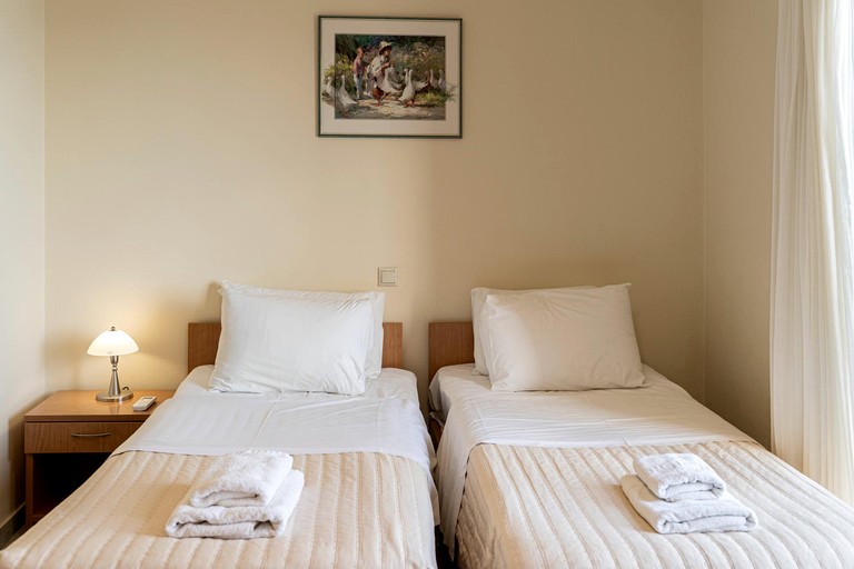 Vacation Rentals (Greece, --, --)