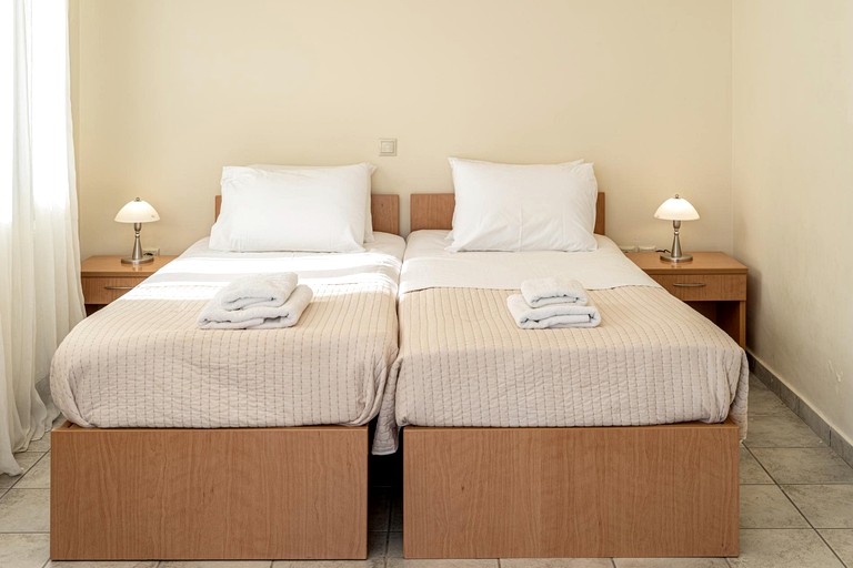 Vacation Rentals (Greece, --, --)