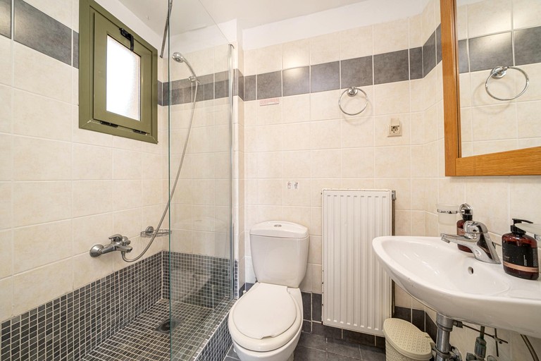 Vacation Rentals (Greece, --, --)