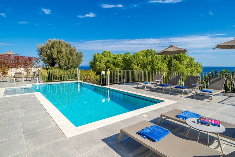 Vacation Rentals (Greece, --, --)