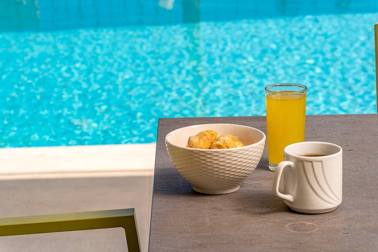Vacation Rentals (Greece, --, --)