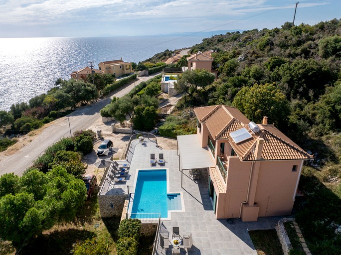 Vacation Rentals (Greece, --, --)