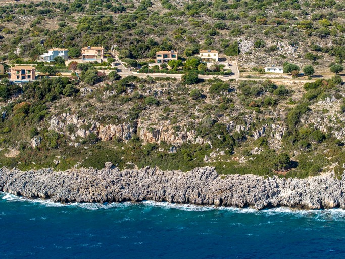 Vacation Rentals (Greece, --, --)