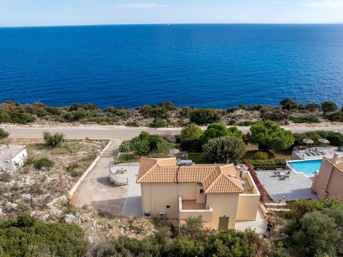 Vacation Rentals (Greece, --, --)
