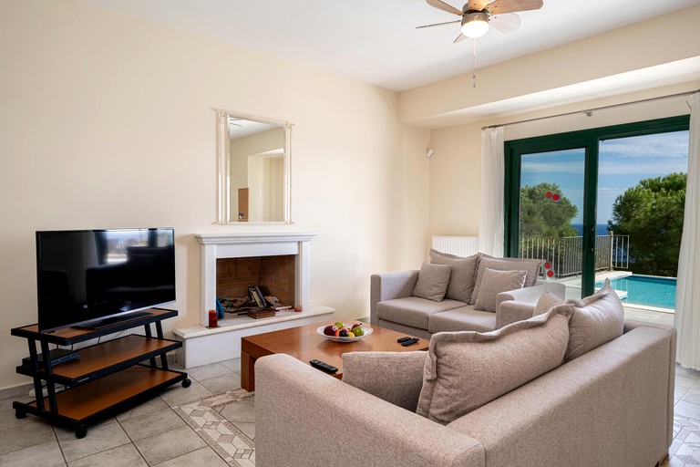 Vacation Rentals (Greece, --, --)