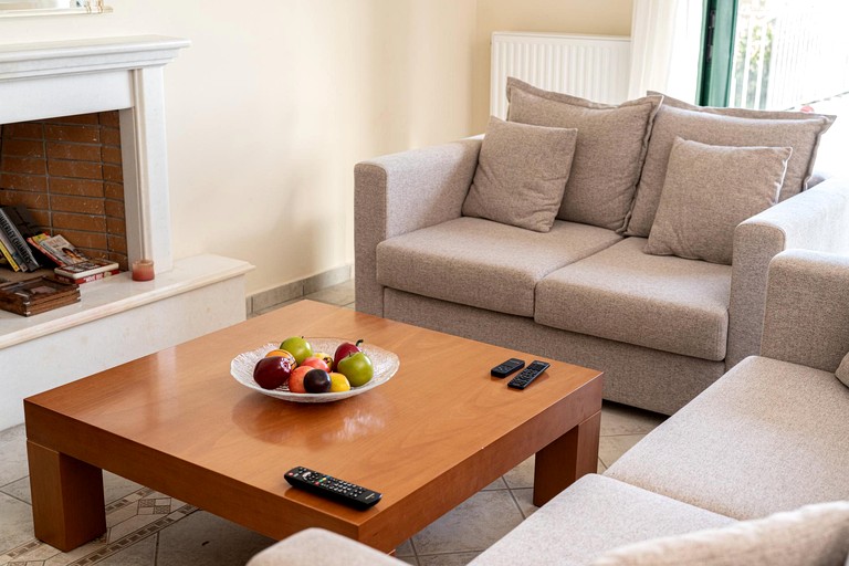 Vacation Rentals (Greece, --, --)
