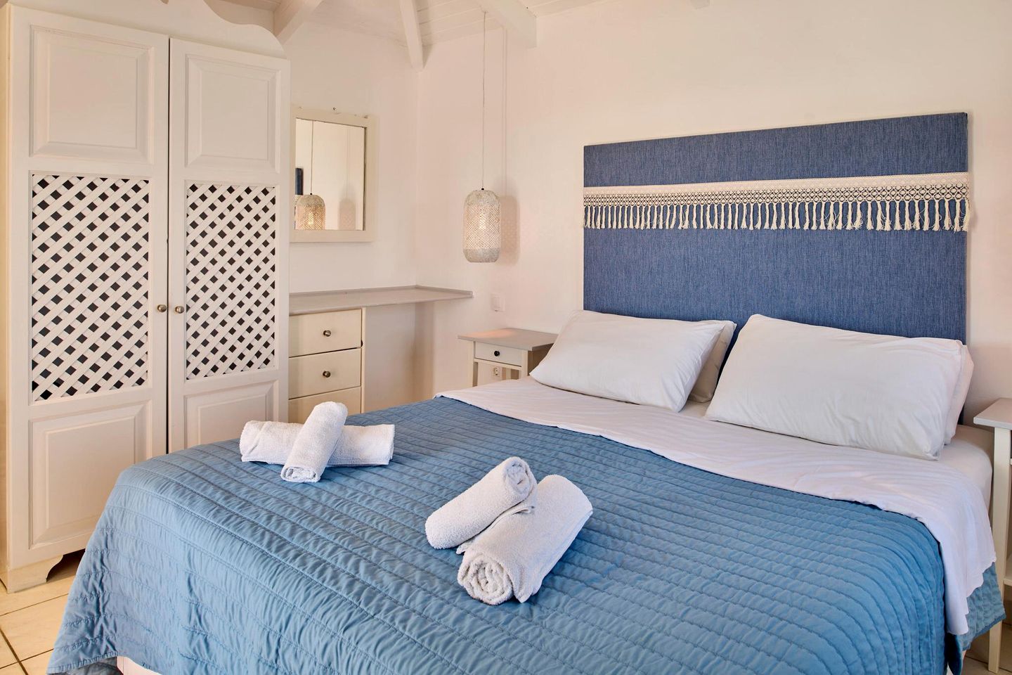 Stylish Family-Friendly Villa with Private Pool, Terrace, and Scenic Views Near Periyali, Greece