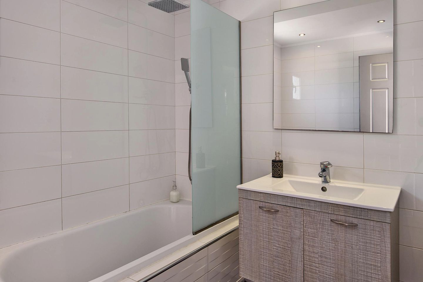 Stylish Family-Friendly Villa with Private Pool, Terrace, and Scenic Views Near Periyali, Greece