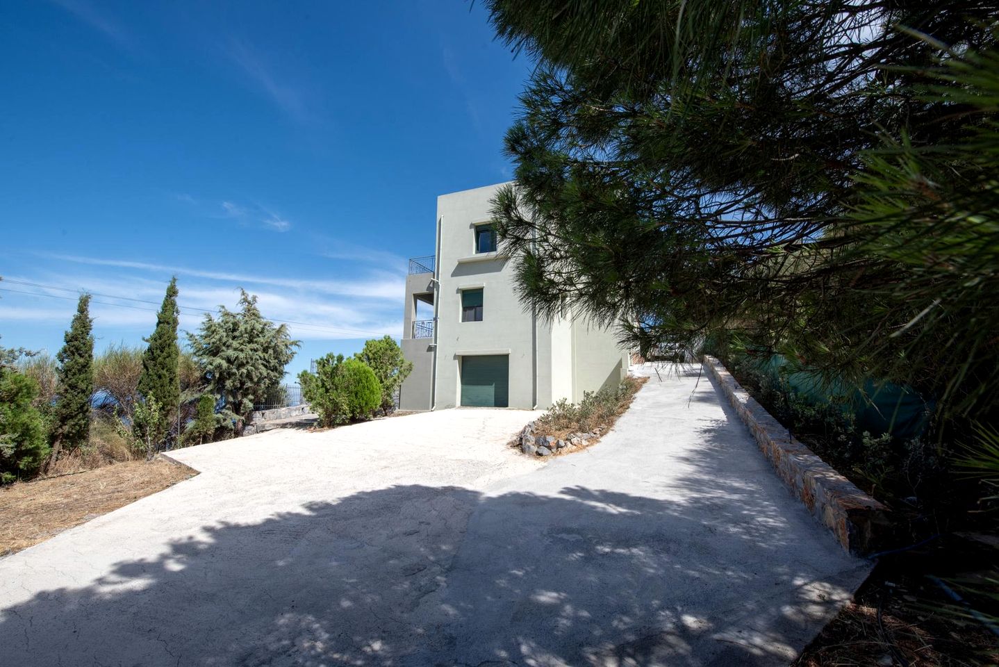 Luxurious Villa with Infinity Pool and Panoramic Mediterranean Views near Rodia, Crete