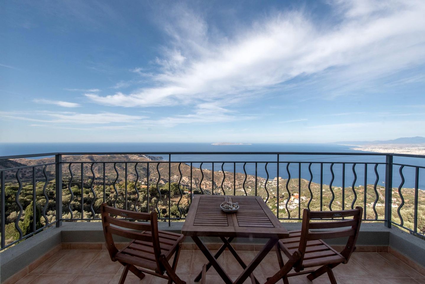 Luxurious Villa with Infinity Pool and Panoramic Mediterranean Views near Rodia, Crete