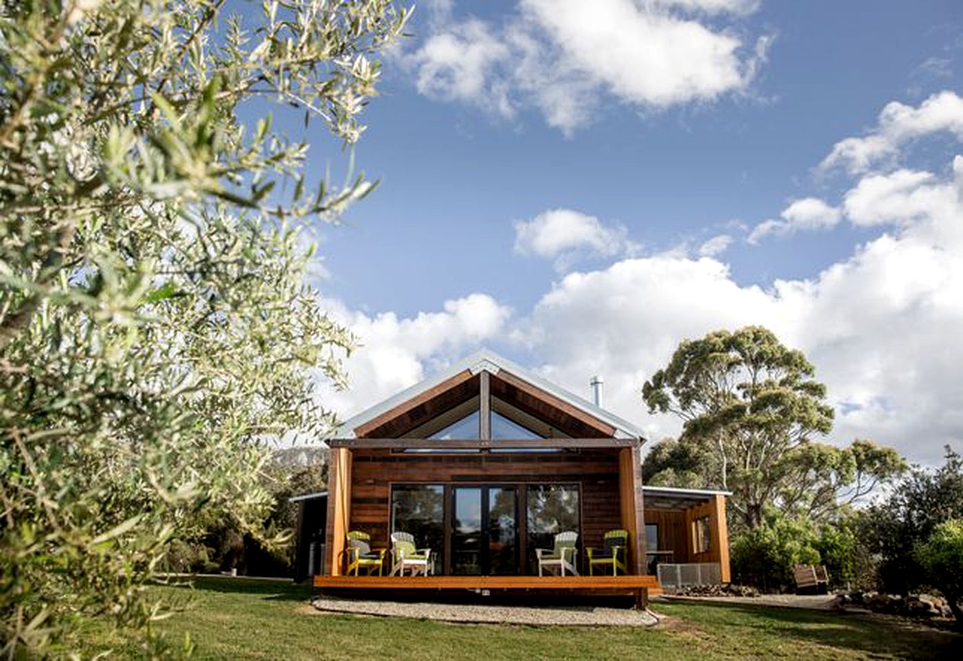 Modern Cabin Rental with Stunning Interior near Hobart, Tasmania