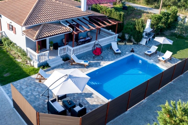 Fantastic Cottage with Fireplace and Swimming Pool in Ampelokipi, Zakynthos