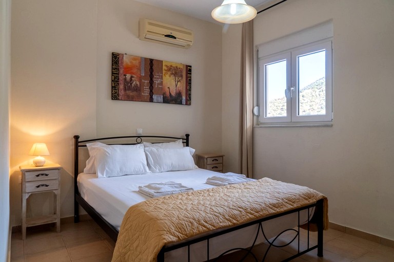 Vacation Rentals (Greece, Bali, Crete)