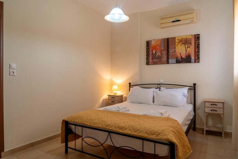 Vacation Rentals (Greece, Bali, Crete)