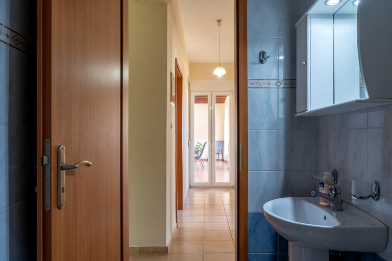 Vacation Rentals (Greece, Bali, Crete)