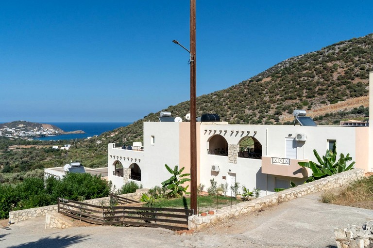 Vacation Rentals (Greece, Bali, Crete)