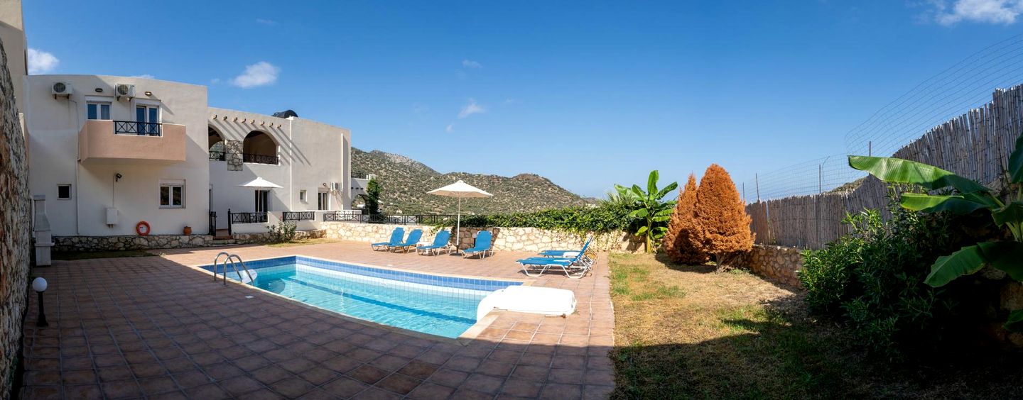 Resplendent Villa Haven near Cretan Sea in Greece