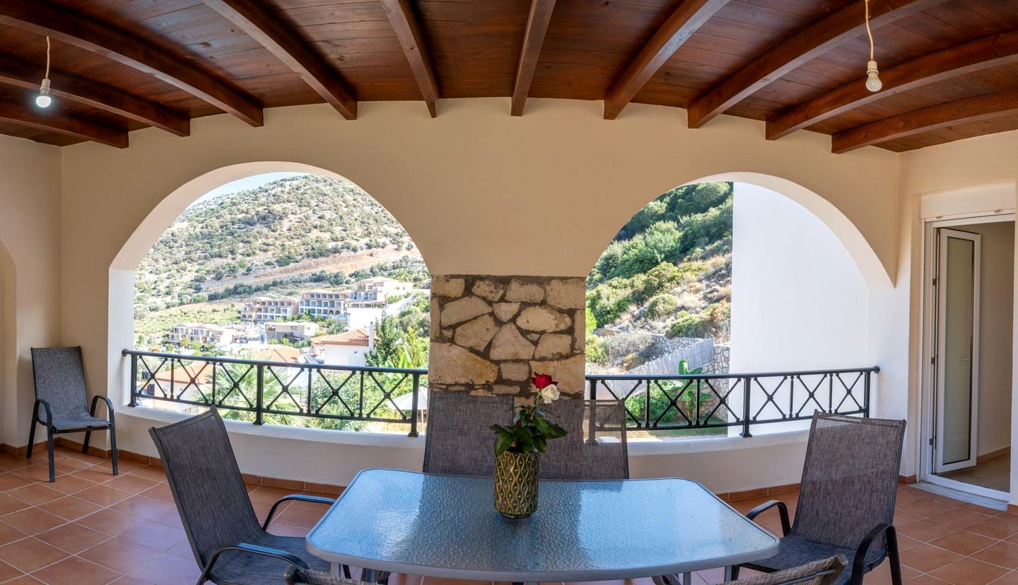 Resplendent Villa Haven near Cretan Sea in Greece