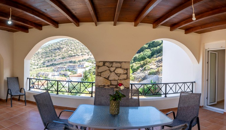 Vacation Rentals (Greece, Bali, Crete)