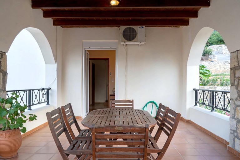 Villas (Greece, Bali, Crete)