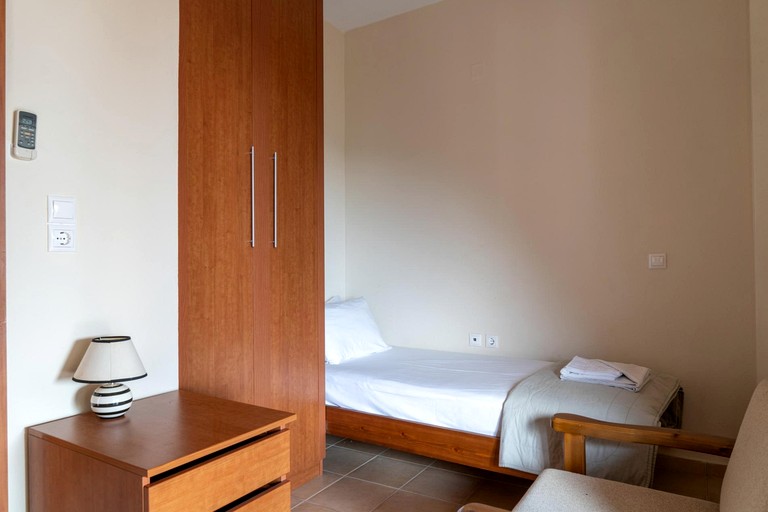 Villas (Greece, Bali, Crete)