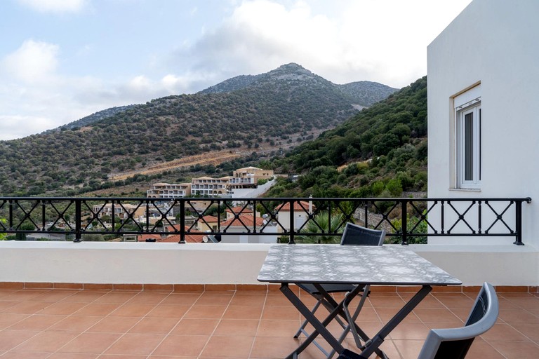 Villas (Greece, Bali, Crete)