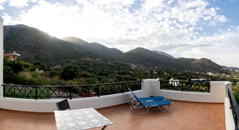Villas (Greece, Bali, Crete)