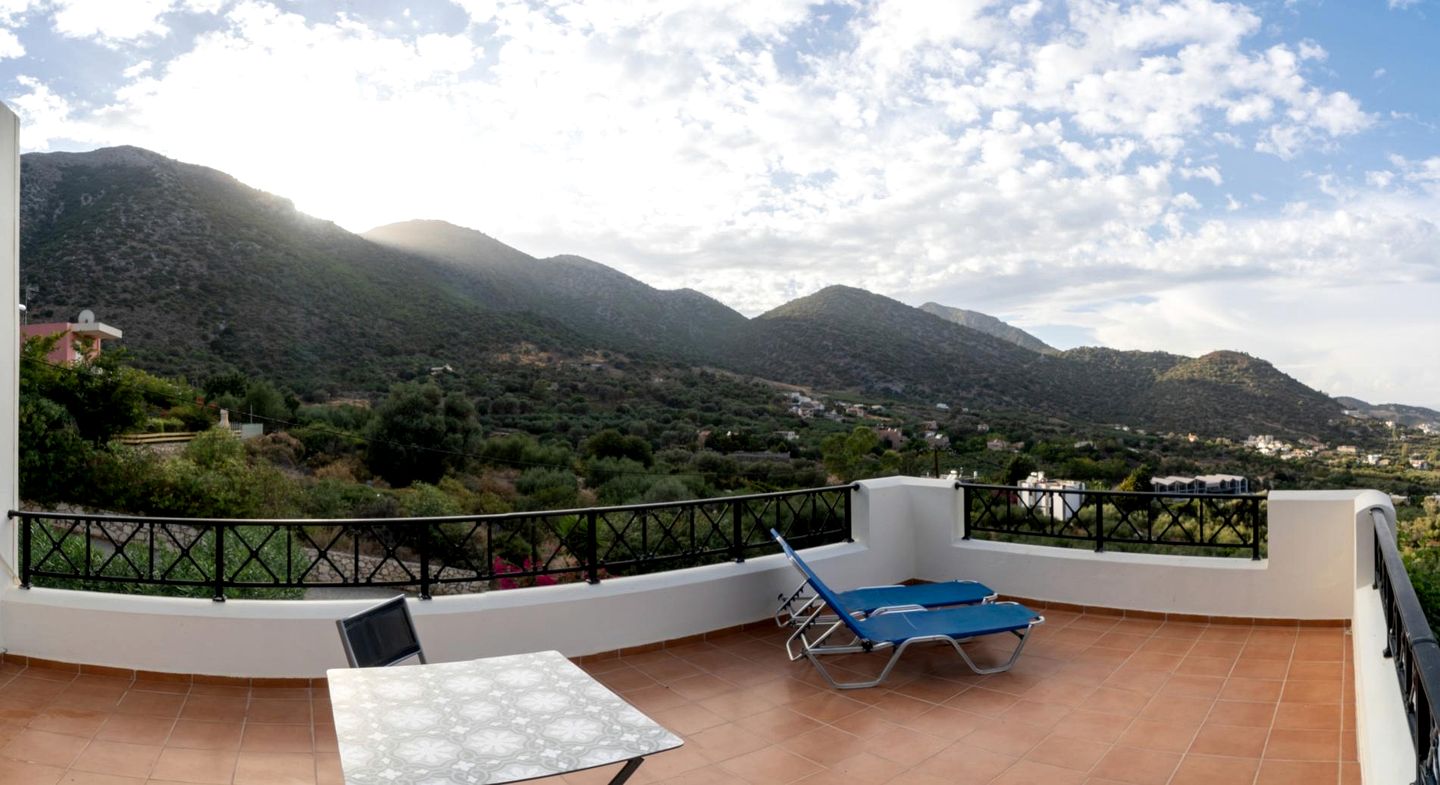 Charming Villa with Private Pool Near Ancient Fortresses in Historic Crete, Greec