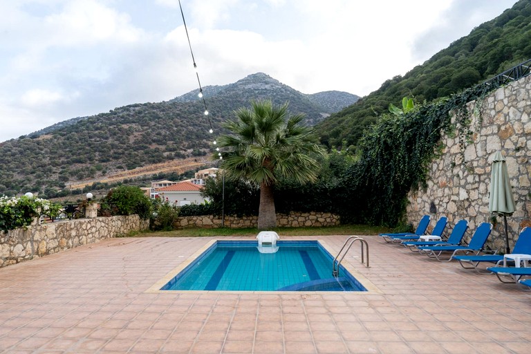 Villas (Greece, Bali, Crete)