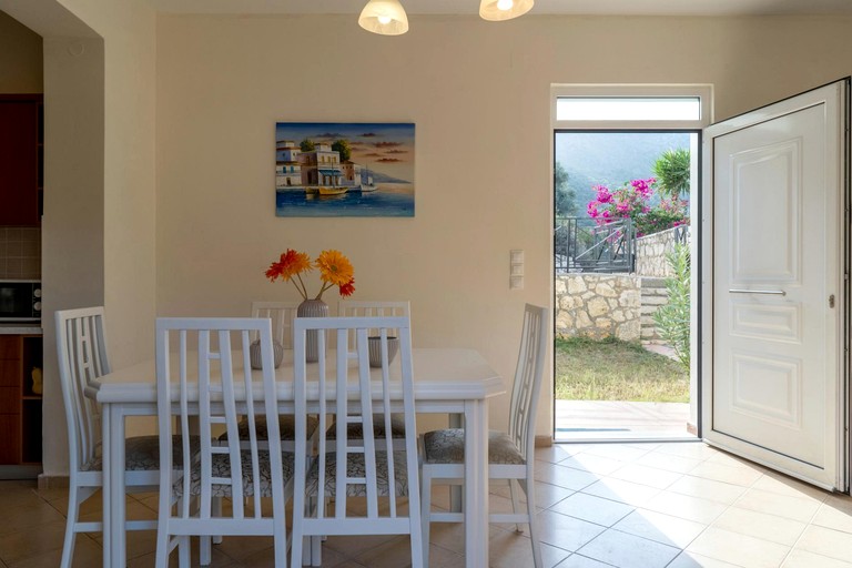 Villas (Greece, Bali, Crete)