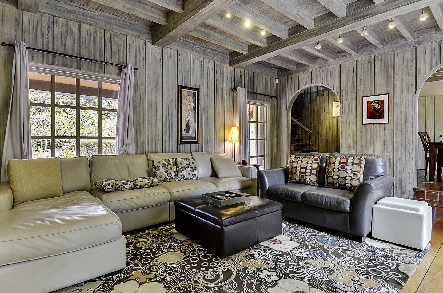 Gorgeous Cottage with Hot-tub in Guerneville, California