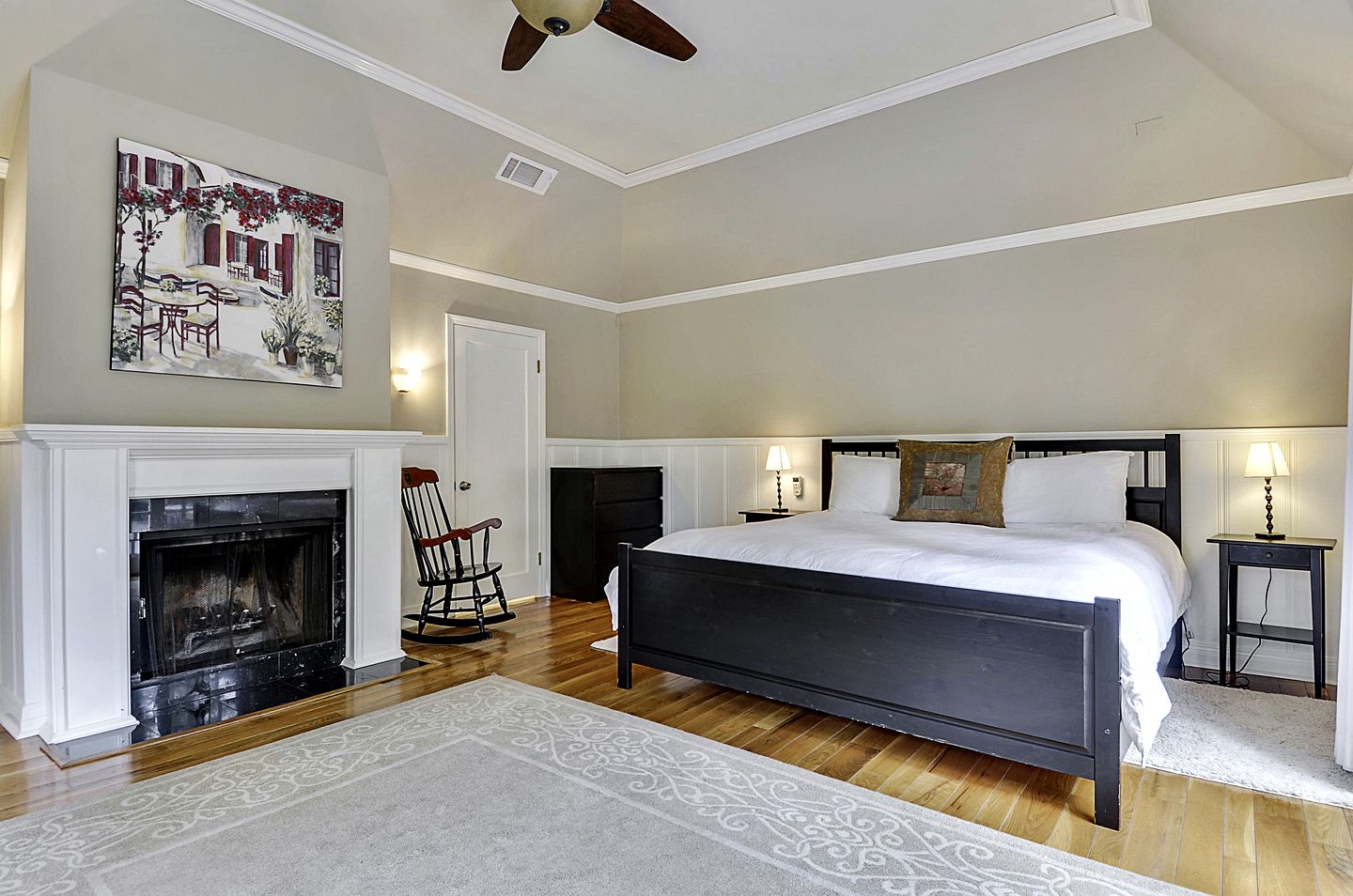 Gorgeous Cottage with Hot-tub in Guerneville, California