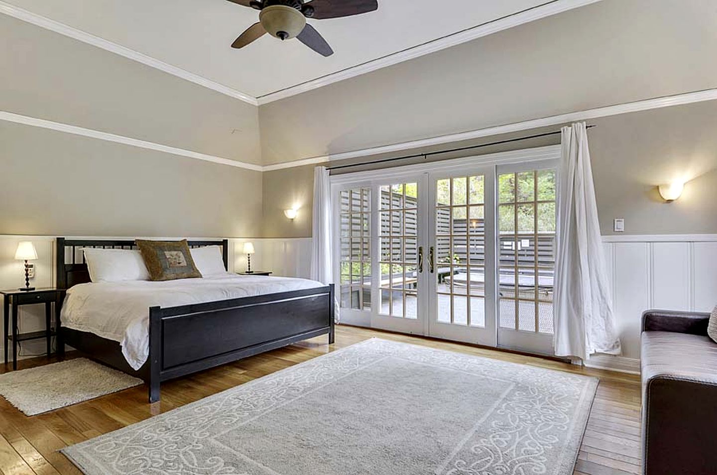 Gorgeous Cottage with Hot-tub in Guerneville, California