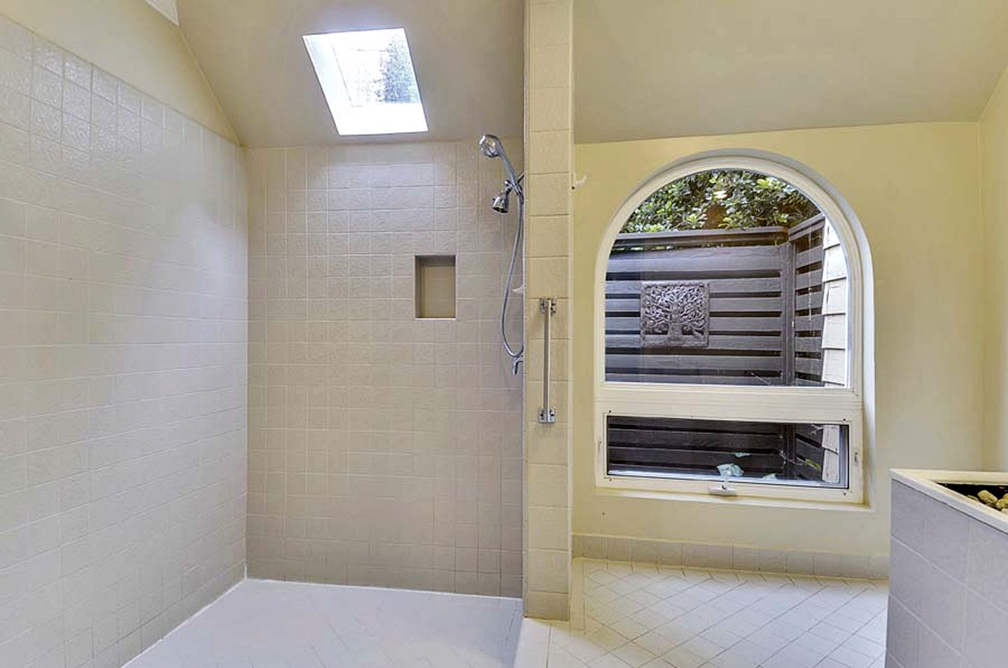 Gorgeous Cottage with Hot-tub in Guerneville, California