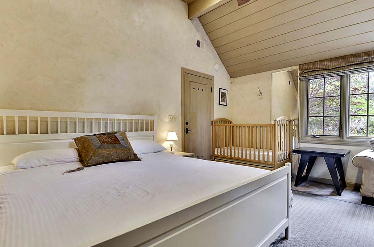 Gorgeous Cottage with Hot-tub in Guerneville, California