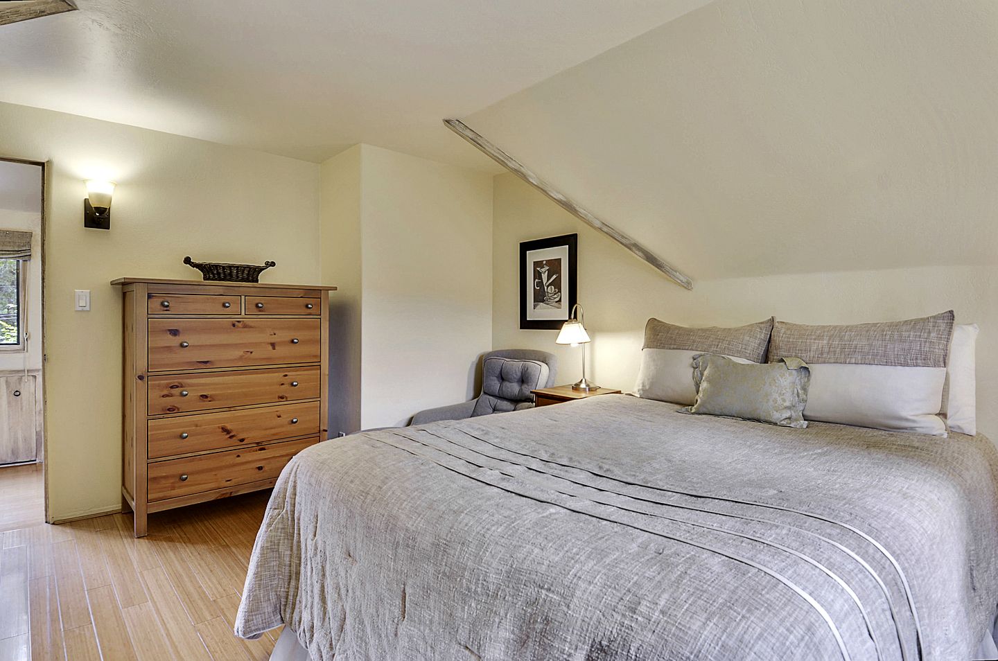 Gorgeous Cottage with Hot-tub in Guerneville, California