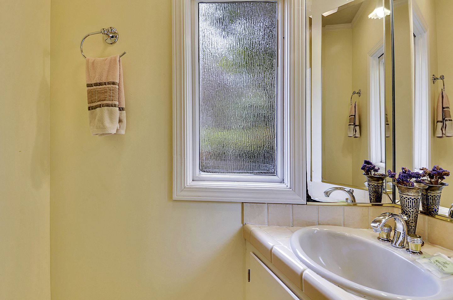 Gorgeous Cottage with Hot-tub in Guerneville, California