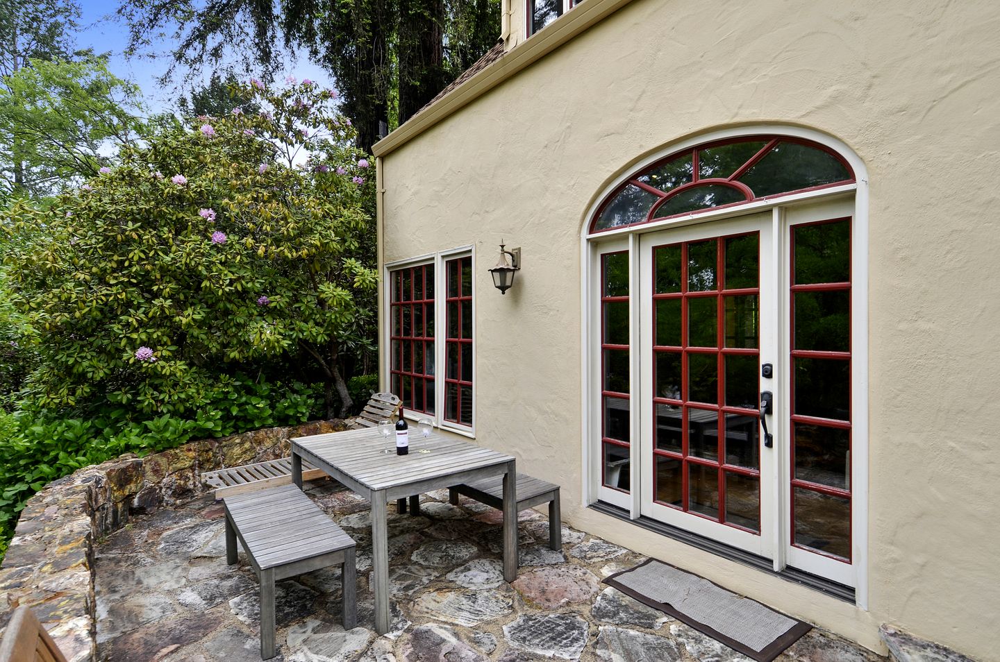 Gorgeous Cottage with Hot-tub in Guerneville, California